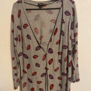 Long light sweater, never worn